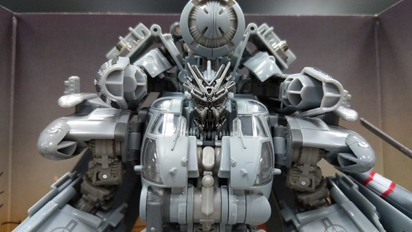 Studio Series Leader Class Blackout   In Hand Images Of Impressive New Mold Of 2007 Transformers Movie Character  (2 of 29)